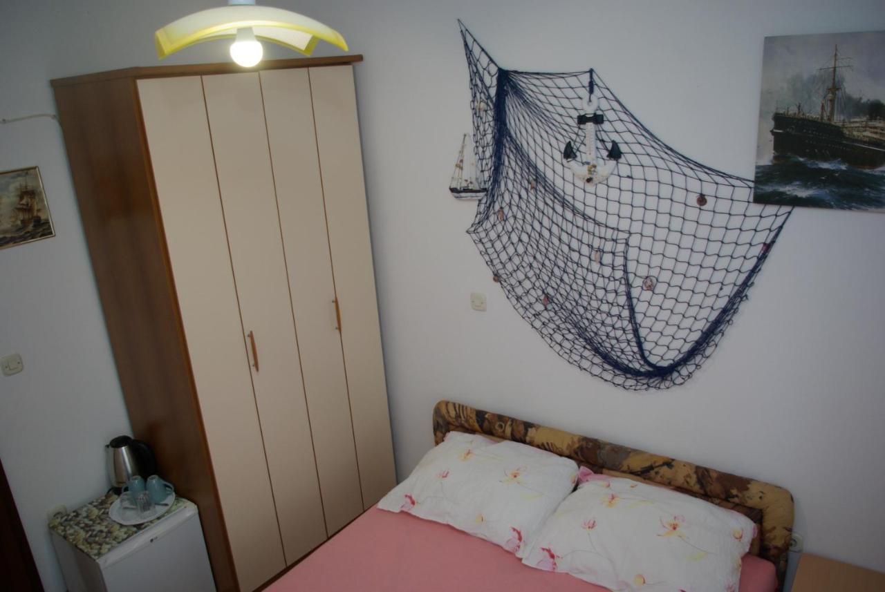 Rooms Tia Baška Voda Exterior foto
